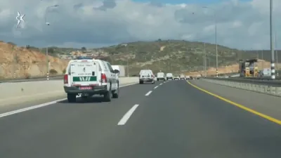 🚨 מאסיווע וואפן כאפונג: איזראעלי פאליציי קאנפיסקירט א ריזיגן זאפאס פון וואפן ביי אן אפעראציע קעגן די אבו לאטיף קרימינעלע ארגאניזאציע