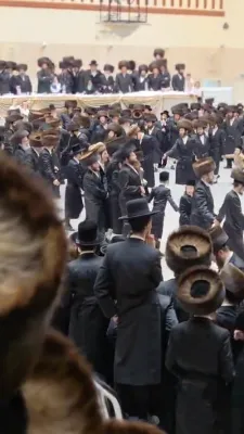 ייסורים של אהבה מגיעים לאדם צדיק שאין לו חטא - כ"ק אדמו"ר מוויזניץ לרפו"ש נעכטן ביי אן חתונה פון אן אייניקל 