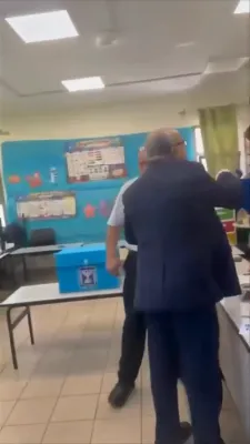 לייוו בלאג: א בליק לייוו מיט ריעל-טיים דעקונג פון די מדינת ישראל וואלן