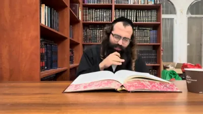 למי לחייך | הרב ישראל מוזס שליט"א | עברית
