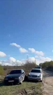 מלחמה אין די לופטן: דראמאטישע ווידעא צייגט ווי אן אוקראינישע F-16 פליגער שיסט אראפ א רוסישע דראון מיט א מיסל