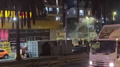 היציגע צוזאמענשטויסן ברעכן אויס אין בני ברק נאך ארעסטן; פאליציי נוצט לויט באריכטן שאק גראנאטן