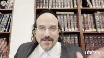 א הערליכע מעשה "פון הרה"ק מריבניץ זי"ע" - דורך הרב אליהו שווארץ ביים שיעור עמוד היומי 'דרשו' מסכת סוכה דף ב'