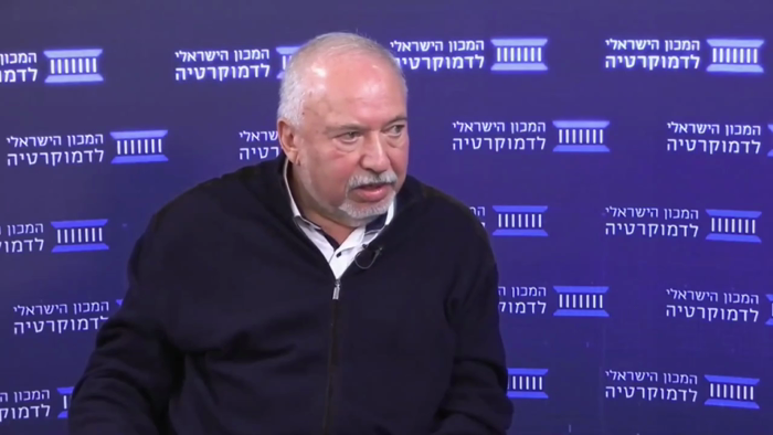 אביגדור ליבערמאן, געוועזענער פארטיידיגונגס מיניסטע