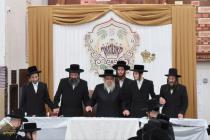 🌴בצל הקודש🌴 
רבינו שליט"א ביים מסיבת לחיים היינט נ