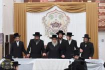 מסיבת לחיים בהיכל המתיבתא סניף דברי יואל לרגל שמחת