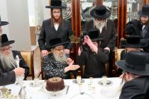 🌴בצל הקודש🌴
רבינו שליט"א ביים שמחת הווארט פון נכדו