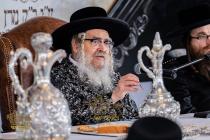 🌴 בצל הקודש 🌴
רבינו שליט"א ביי תפילת מנחה און דערנ