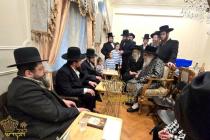 🌴 בצל הקודש 🌴
רבינו שליט"א אויף ניחום אבלים ביי מש