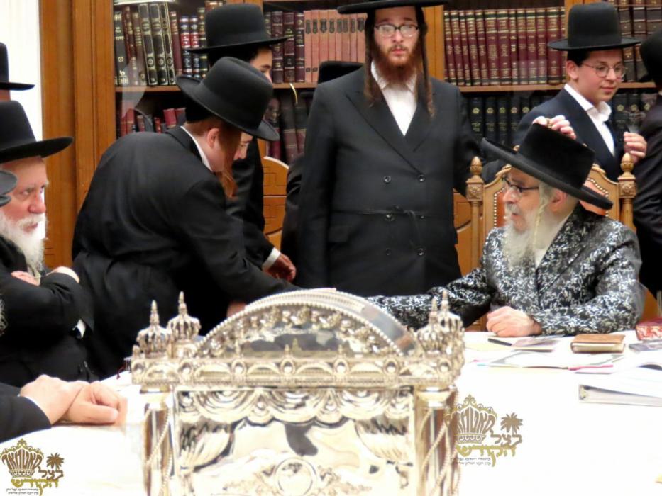 🌴בצל הקודש🌴 
ת"ת בית אברהם פון לעיקוואד בקודש פנימ