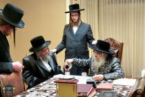 הגה"צ ר' טובי' שטערן שליט"א אב"ד מירון יצ"ו אויף א