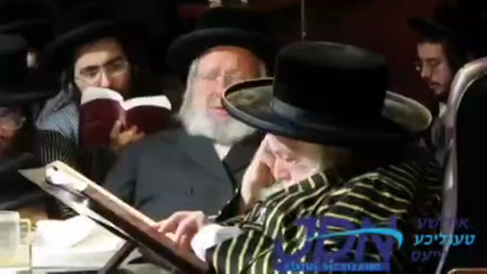 תשעה באב ביי האדמו"ר מתולדות אברהם יצחק.