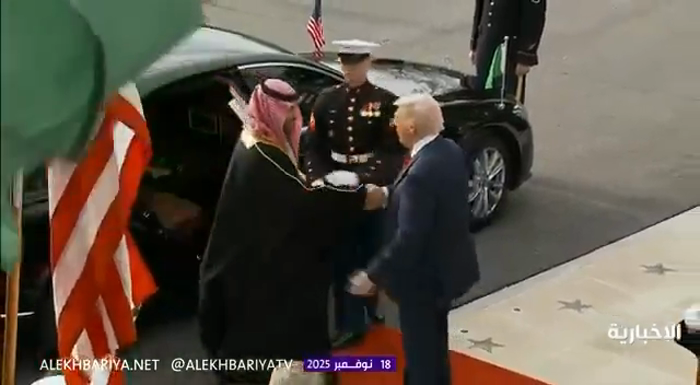 סאודי אראביע קרוין פרינץ איז אנגעקומען צום ווייסן 