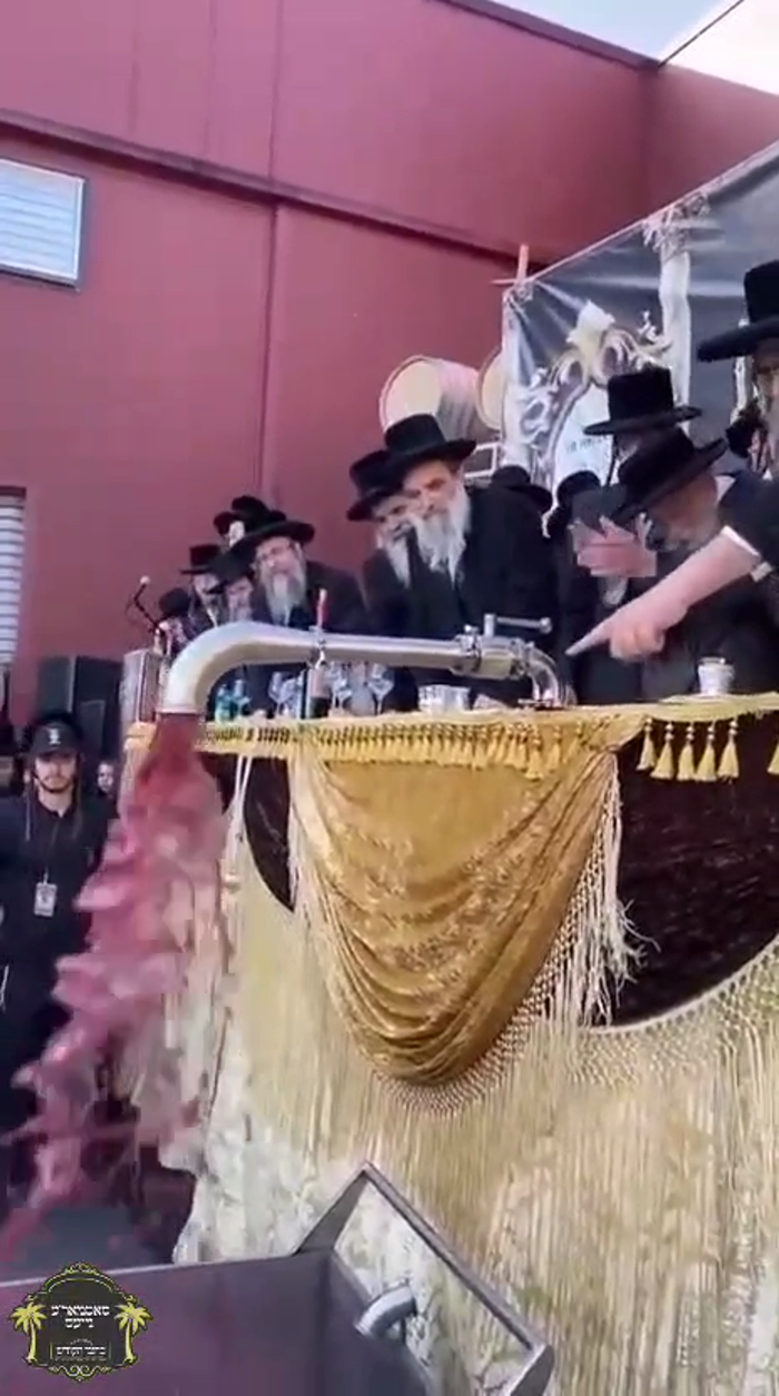 כ''ק רבינו הגה''ק שליט''א ביים מעמד הפרשת תרומות ו