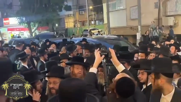 כ''ק רבינו הגה''ק שליט''א ביים אנקומען אינעם בנין 