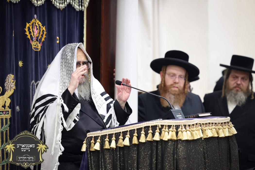 כ''ק רבינו הגה''ק שליט"א ביים משמיע זיין דעם שיעור