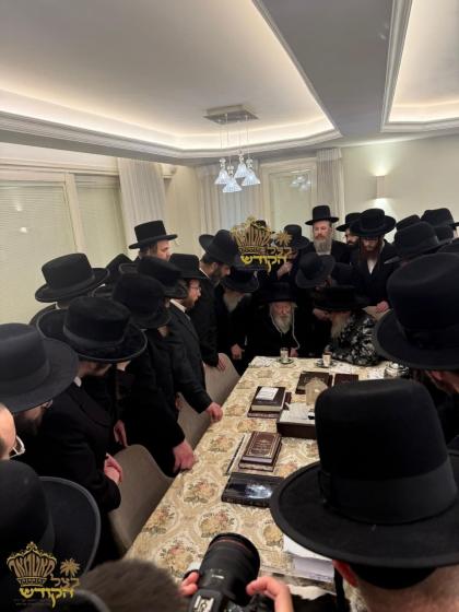 🌴בצל הקודש🌴
האדמו"ר מגור שליט"א אויף ביקור גומלין 