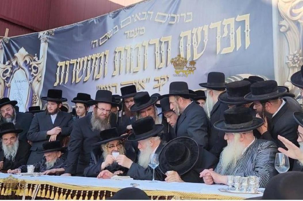 🌴בצל הקודש🌴 
רבינו שליט''א ביים מעמד הפרשת תרומות 