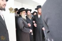 🌴בצל הקודש 🌴
רבינו שליט"א ביים זיך אומקוקן אויף די