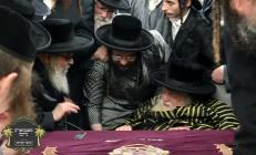 כ''ק רבינו הגה''ק שליט"א אויף א באזוך ביי כ"ק אדמו