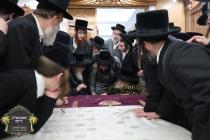 כ''ק רבינו הגה''ק שליט"א אויף א באזוך ביי כ"ק אדמו