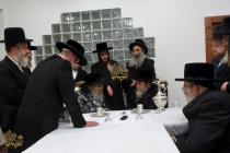 🌴בצל הקודש 🌴
רבינו שליט"א אויף א באזוך ביי כ"ק אדמ