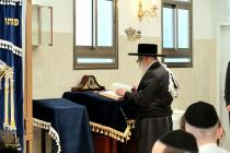 🌴בצל הקודש 🌴
רבינו שליט"א ביי תפילת שחרית אינאיינע