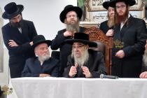 🌴בצל הקודש 🌴
רבינו שליט"א ביים מסיבת לחיים נאך תפי