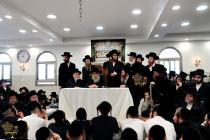 🌴בצל הקודש 🌴
רבינו שליט"א ביים מסיבת לחיים נאך תפי