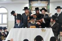 🌴בצל הקודש 🌴
רבינו שליט"א ביים מסיבת לחיים נאך תפי