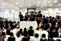 🌴בצל הקודש 🌴
רבינו שליט"א ביים מסיבת לחיים נאך תפי