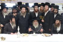 🌴בצל הקודש 🌴
רבינו שליט"א ביי יציקות הבורות ומסיבת