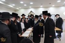 🌴בצל הקודש 🌴
רבינו שליט"א ביים זיך אומקוקן אויף די