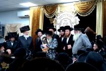 🌴בצל הקודש🌴
רבינו שליט"א ביים מעמד סיום כתיבת ספר 