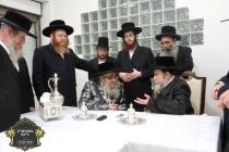 כ''ק רבינו הגה''ק שליט"א אויף א באזוך ביי כ"ק אדמו