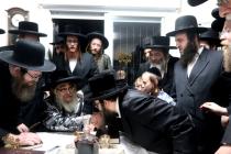 🌴בצל הקודש🌴
רבינו שליט"א אויף א באזוך ביי הגאון הג