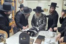 🌴בצל הקודש 🌴
רבינו שליט''א ביי כתיבת האותיות פאר ד