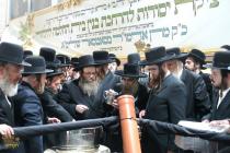 🌴בצל הקודש🌴
רבינו שליט"א ביים יציקת היסודות פאר די