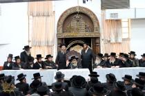 🌴בצל הקודש 🌴
רבינו שליט"א ביים מסיבת לחיים נאך תפי