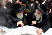 🌴בצל הקודש 🌴
רבינו שליט"א אויף א באזוך ביי כ"ק אדמ