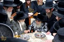 🌴בצל הקודש 🌴
רבינו שליט"א אויף א באזוך ביי כ"ק אדמ