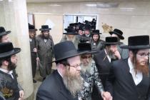 🌴בצל הקודש 🌴
רבינו שליט"א אויף א באזוך ביי כ"ק אדמ