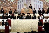 🌴בצל הקודש🌴
רבינו שליט"א ביים ערשיינען צום היסטארי