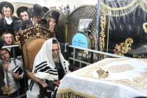 🌴בצל הקודש🌴
רבינו שליט"א ביי תפילת שחרית ואמירת הל