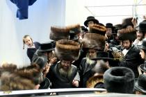 🌴בצל הקודש🌴
רבינו שליט"א ביי תפילת מעריב נאך שלו''