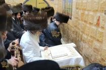 🌴בצל הקודש🌴
רבינו שליט"א ביי תפילת מעריב נאך שלו''