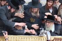 🌴בצל הקודש🌴 
רבינו שליט''א ביים מעמד הפרשת תרומות 