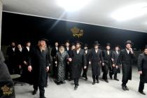 🌴בצל הקודש🌴
רבינו שליט"א ביי קביעות מזוזה אינעם בנ