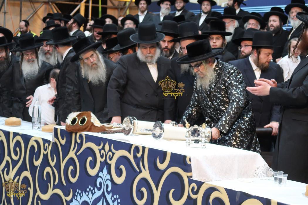 🌴בצל הקודש🌴
רבינו שליט"א ביים מעמד חנוכת הבית פונע