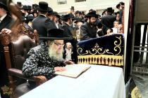 🌴בצל הקודש🌴
רבינו שליט"א ביי תפילת מעריב בהיכל ביה